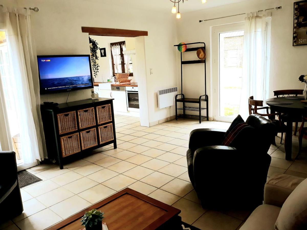 Gite Du Manoir Des Haies Villa Les Champs-Geraux Bagian luar foto
