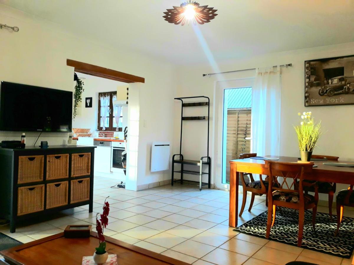 Gite Du Manoir Des Haies Villa Les Champs-Geraux Bagian luar foto